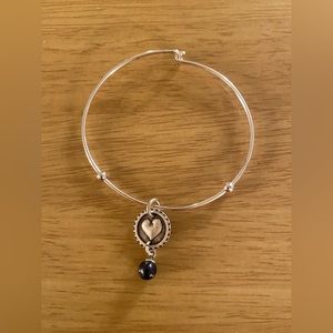 Vantel Pearls bangle bracelet with dark pearl